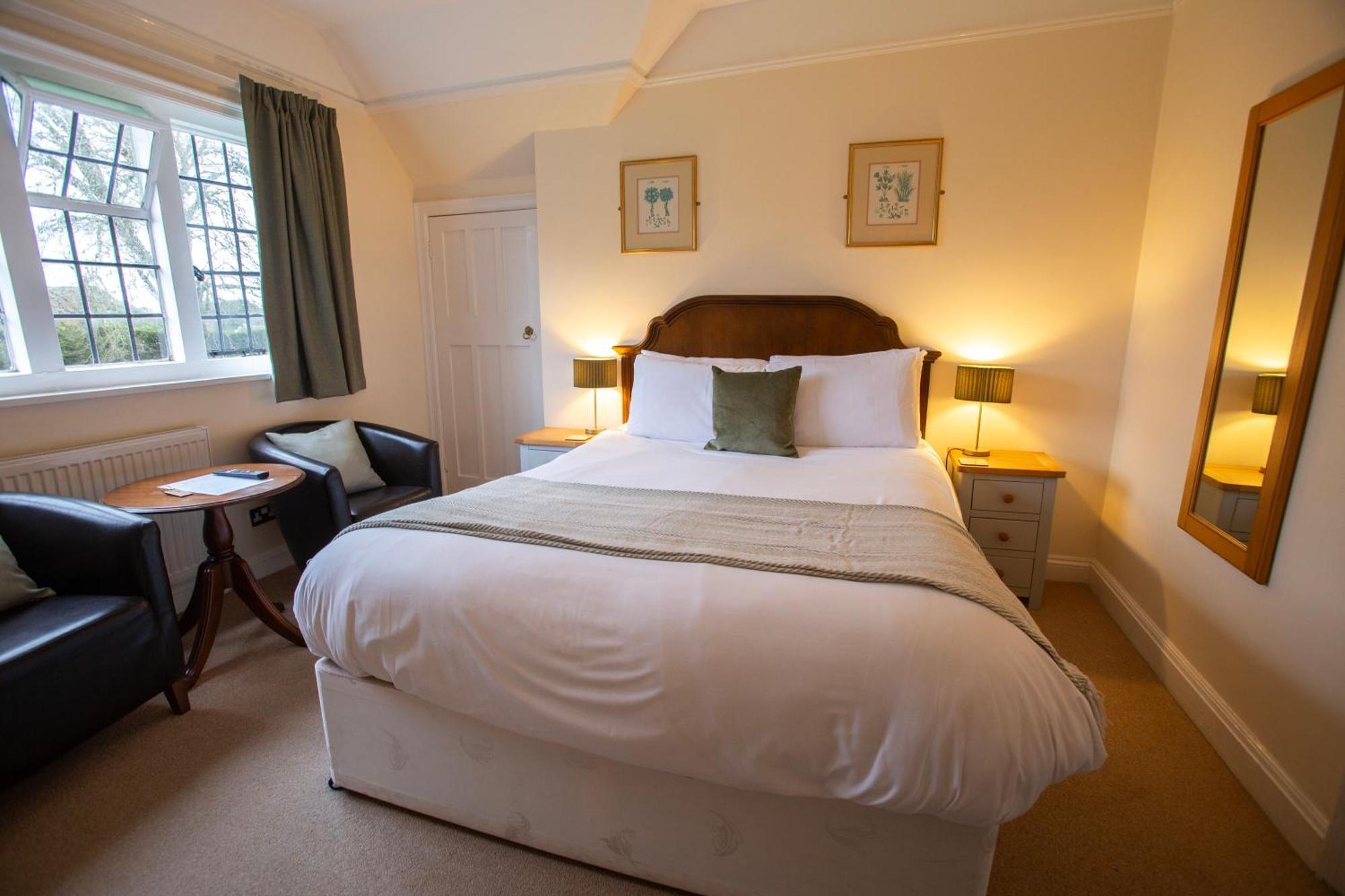 Little Court Hotel Charminster Room photo