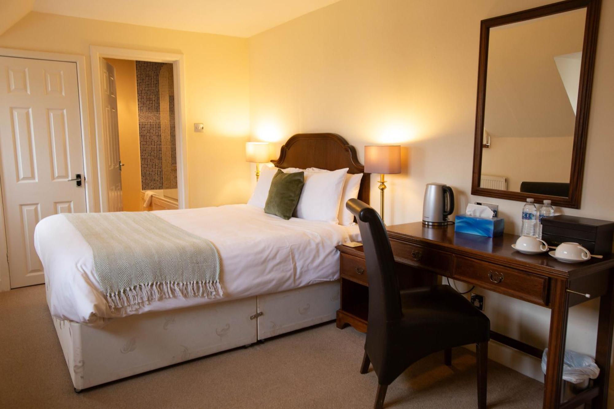 Little Court Hotel Charminster Room photo